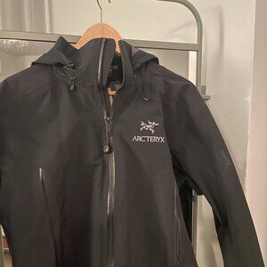 Arc’teryx Beta AR Jacket – Black – Men’s Medium
